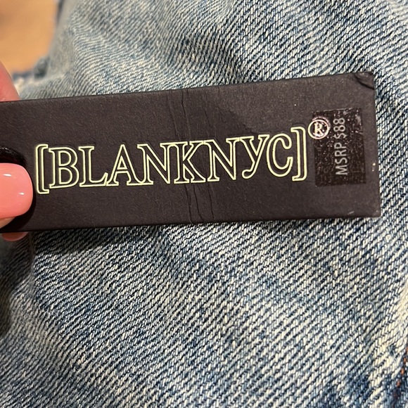 NWT distress The Barrow Blue Jean short size 28 or 8. High rise short. - Picture 9 of 9